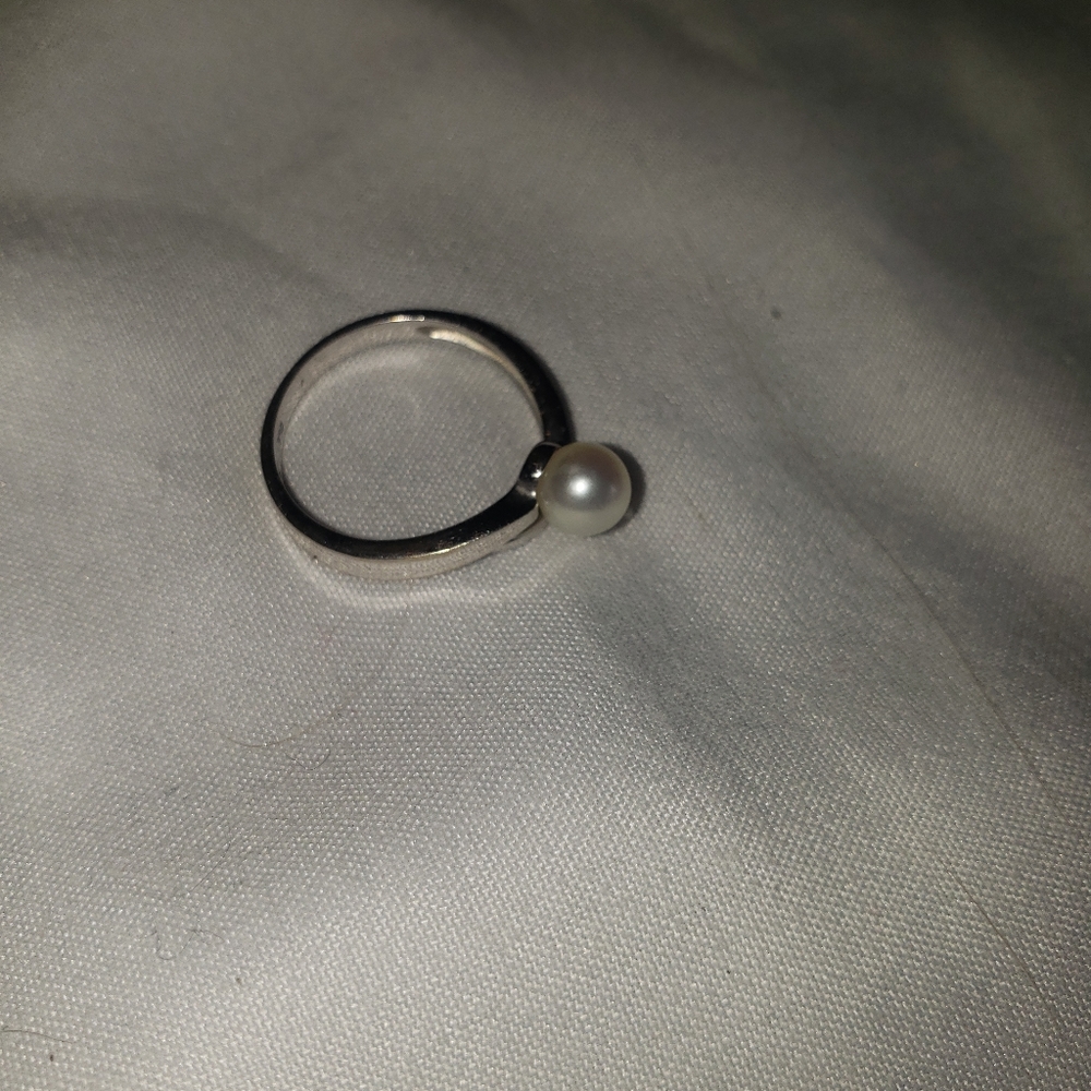 White gold pearl ring 6